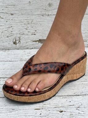 Taryn Rose Leopard Print Sandals - Size 6M